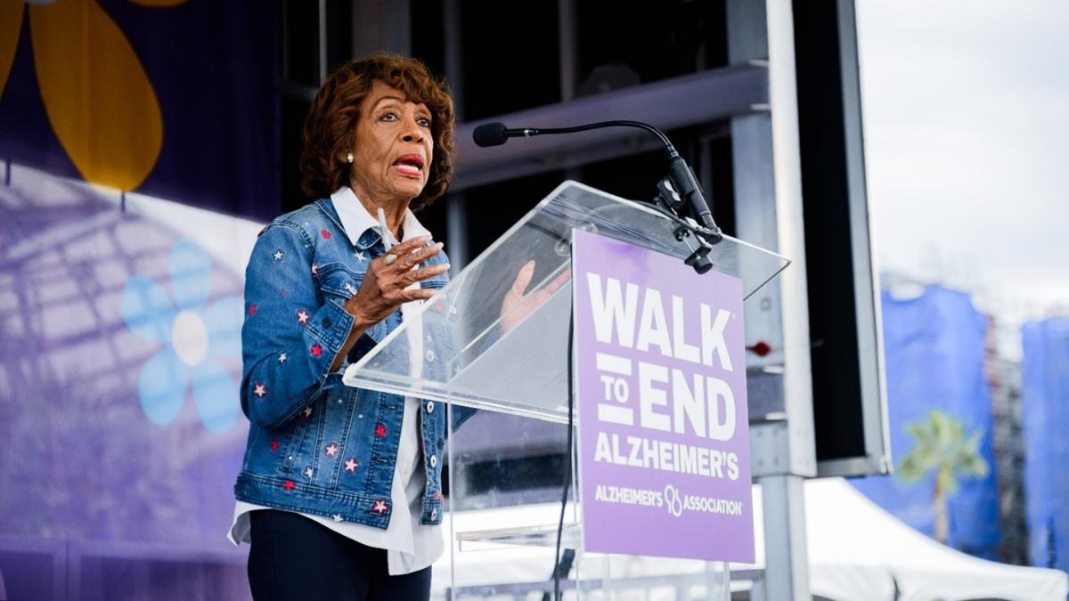 Waters Speaks to Alzheimer's Association